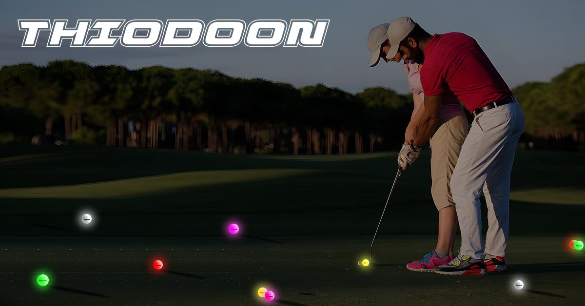 THIODOON Balle de Golf Balle Lumineuse Golf Entrainement Balles Golf à LED  Taille Officielle Brille dans Le Noir Parfait pour Le Golf Longue Distance